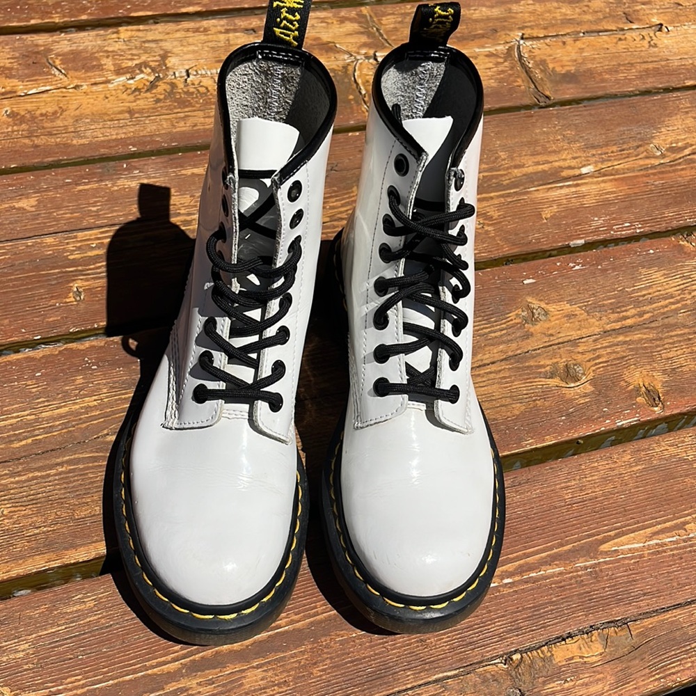 Dr martens. Docs. White combat boot. Size 6